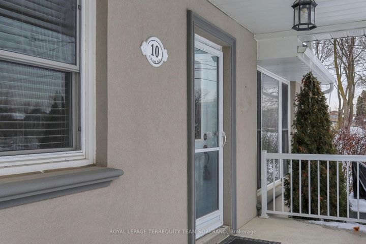 Photo 4 at 10 Gram Street, Maple, Vaughan