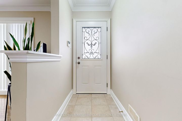 Photo 5 at 10 Gram Street, Maple, Vaughan