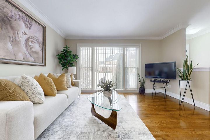 Photo 8 at 10 Gram Street, Maple, Vaughan