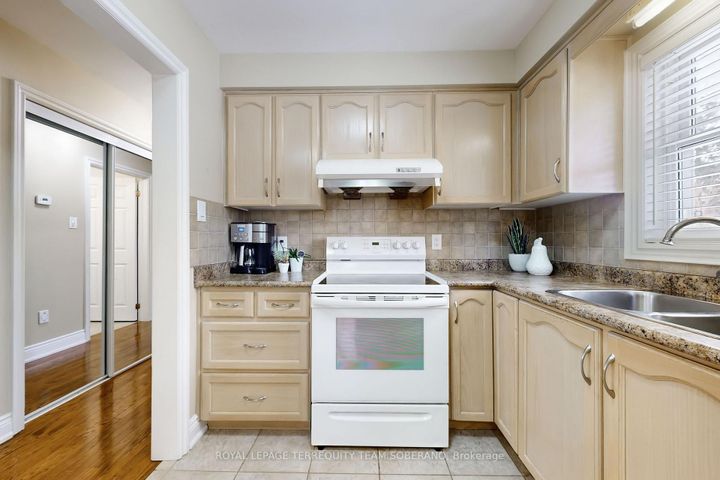 Photo 16 at 10 Gram Street, Maple, Vaughan