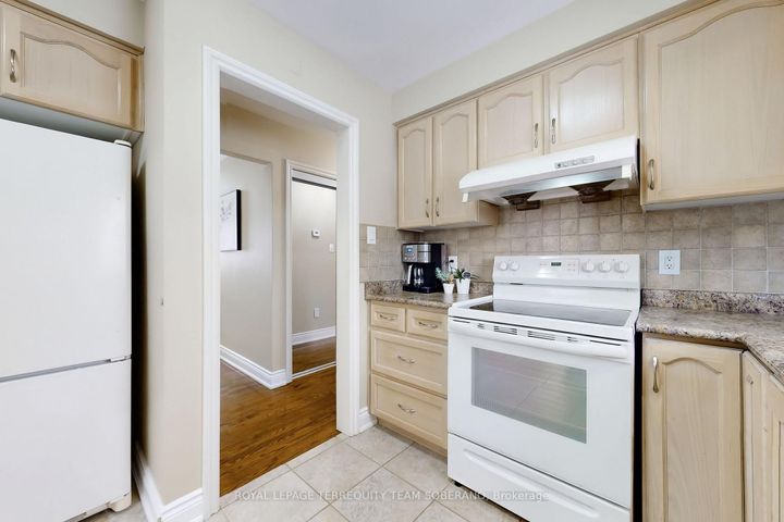 Photo 18 at 10 Gram Street, Maple, Vaughan