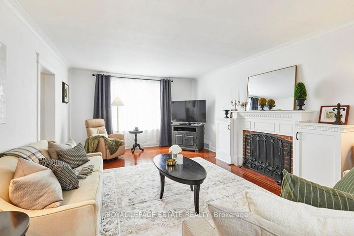 Photo 5 at 15 Squires Avenue, Parkview, Toronto