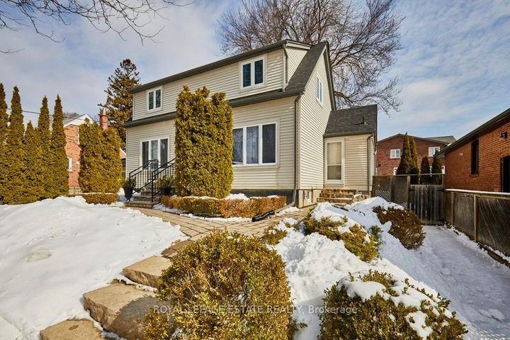 Photo 45 at 15 Squires Avenue, Parkview, Toronto
