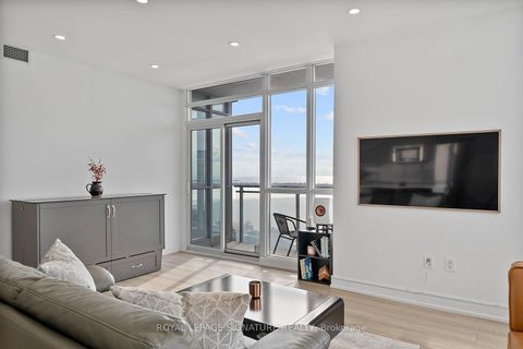 Photo 4 at 4010 - 15 Iceboat Terrace, Waterfront Communities C1, Toronto