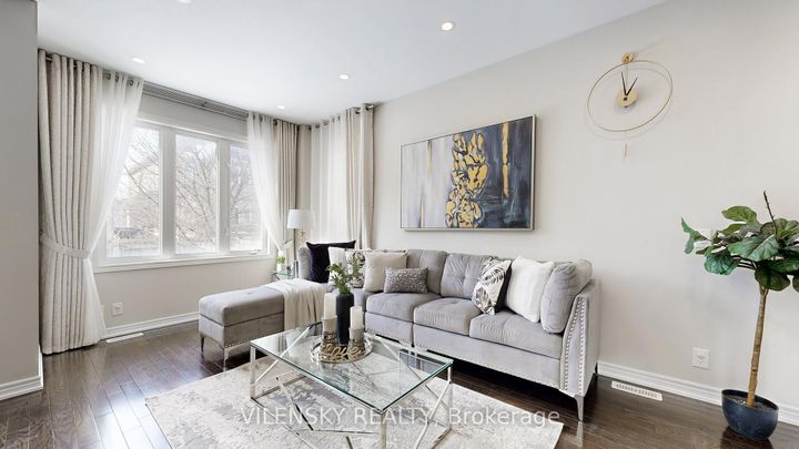 Photo 4 at 34 Elihof Drive, Patterson, Vaughan