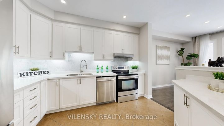 Photo 8 at 34 Elihof Drive, Patterson, Vaughan