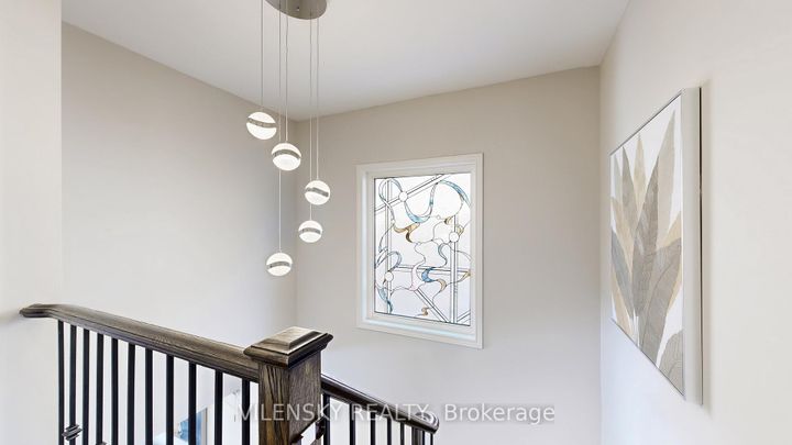 Photo 11 at 34 Elihof Drive, Patterson, Vaughan