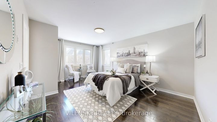 Photo 12 at 34 Elihof Drive, Patterson, Vaughan