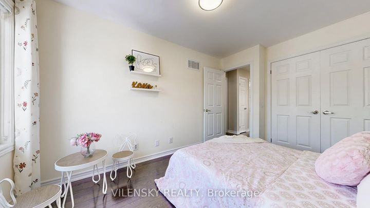 Photo 22 at 34 Elihof Drive, Patterson, Vaughan