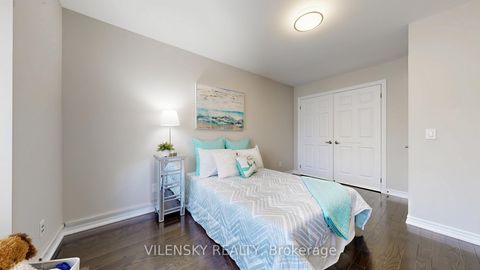 Photo 19 at 34 Elihof Drive, Patterson, Vaughan