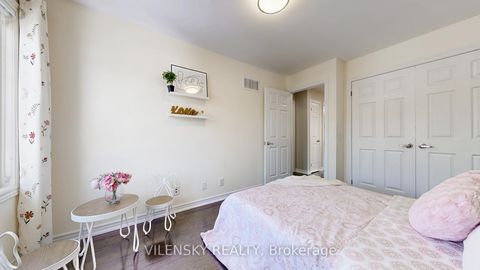 Photo 22 at 34 Elihof Drive, Patterson, Vaughan