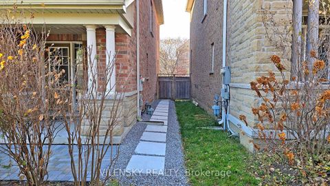 Photo 30 at 34 Elihof Drive, Patterson, Vaughan