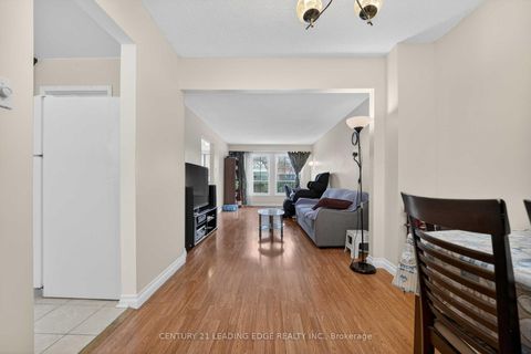 Photo 8 at 17 - 81 Brookmill Boulevard, L'Amoreaux, Toronto