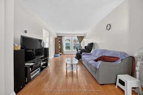 Photo 9 at 17 - 81 Brookmill Boulevard, L'Amoreaux, Toronto
