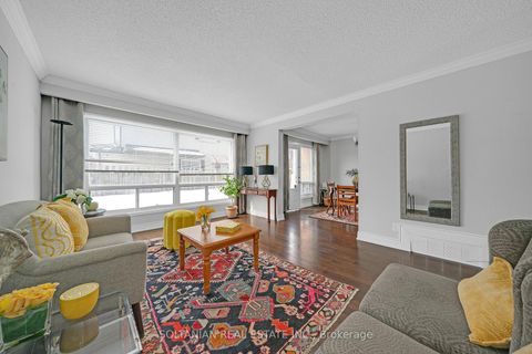 Photo 1 at 158 Hilda Avenue, Newtonbrook West, Toronto
