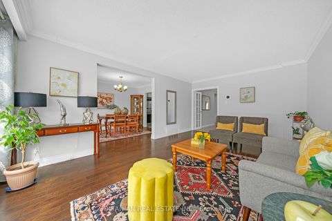 Photo 2 at 158 Hilda Avenue, Newtonbrook West, Toronto