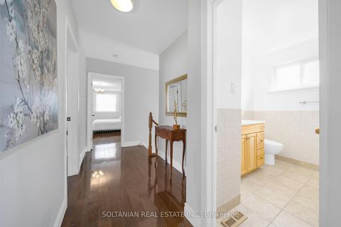 Photo 18 at 158 Hilda Avenue, Newtonbrook West, Toronto