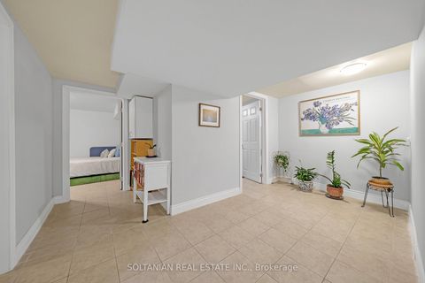 Photo 29 at 158 Hilda Avenue, Newtonbrook West, Toronto