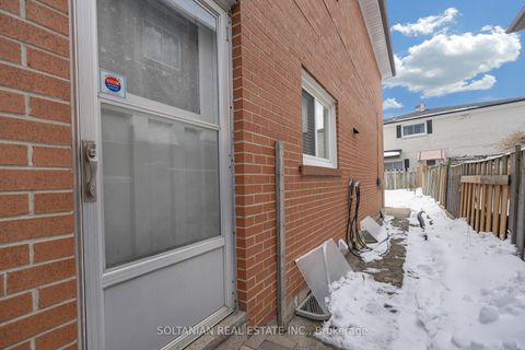 Photo 40 at 158 Hilda Avenue, Newtonbrook West, Toronto