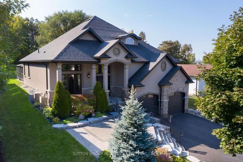 Photo 0 at 4 Snowshoe Trail, Ardagh, Barrie