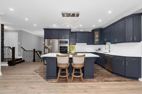 Photo 11 at 4 Snowshoe Trail, Ardagh, Barrie