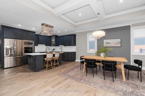 Photo 18 at 4 Snowshoe Trail, Ardagh, Barrie