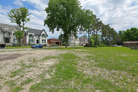 Photo 2 at 28 Avenue Road, North Richvale, Richmond Hill