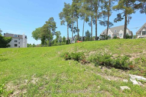 Photo 6 at 28 Avenue Road, North Richvale, Richmond Hill