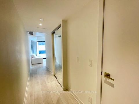 Photo 2 at 709 - 188 Cumberland Street, Annex, Toronto