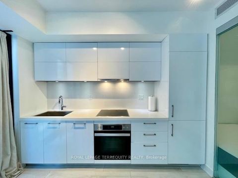 Photo 10 at 709 - 188 Cumberland Street, Annex, Toronto