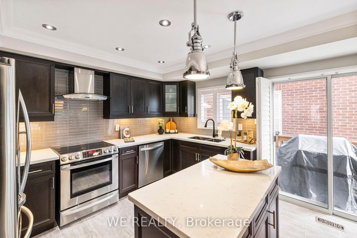 Photo 14 at 2120 Lynn Heights Drive, Liverpool, Pickering