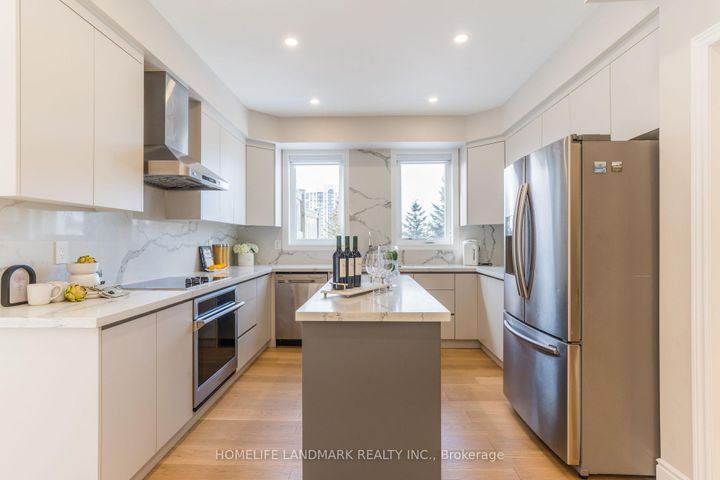 Photo 11 at 63 Sunburst Crescent, Greensborough, Markham