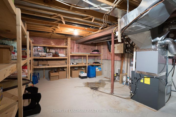 Photo 38 at 63 Sunburst Crescent, Greensborough, Markham