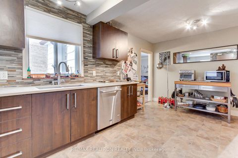 Photo 11 at 66 Patricia Avenue, Newtonbrook West, Toronto