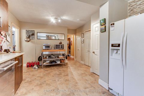 Photo 12 at 66 Patricia Avenue, Newtonbrook West, Toronto