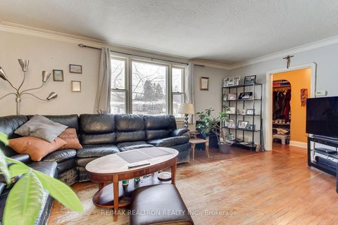 Photo 14 at 66 Patricia Avenue, Newtonbrook West, Toronto