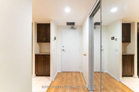 Photo 6 at 205 - 725 King Street W, Niagara, Toronto