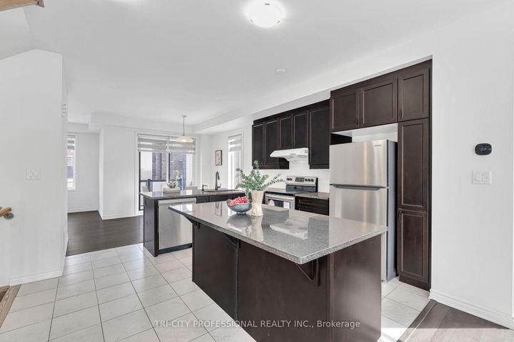 Photo 16 at 2 Summer Wind Lane, Northwest Brampton, Brampton