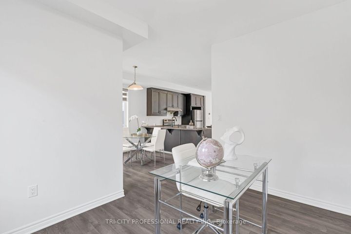 Photo 23 at 2 Summer Wind Lane, Northwest Brampton, Brampton