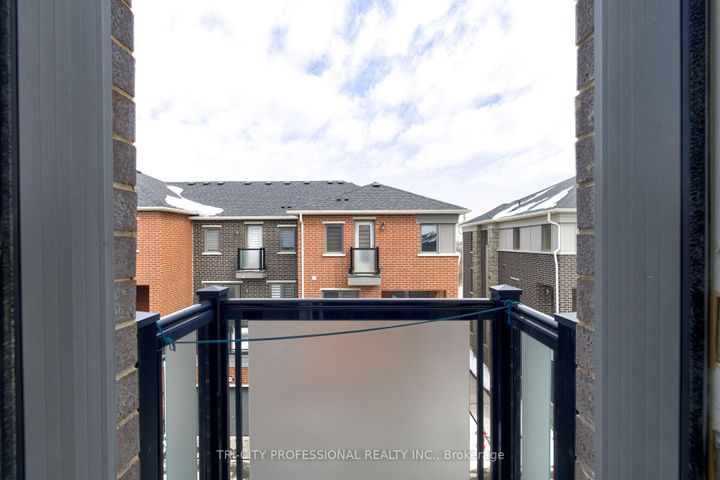 Photo 32 at 2 Summer Wind Lane, Northwest Brampton, Brampton