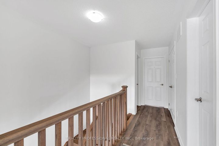 Photo 35 at 2 Summer Wind Lane, Northwest Brampton, Brampton