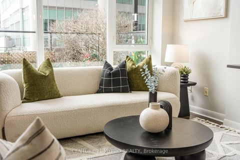 Photo 7 at 17 Town Centre Court, Bendale, Toronto