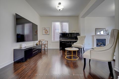 Photo 7 at 106 Milos Road, Jefferson, Richmond Hill