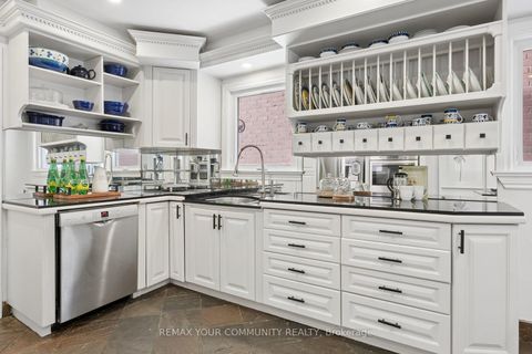 Photo 2 at 16 Autumn Way, Aurora Heights, Aurora