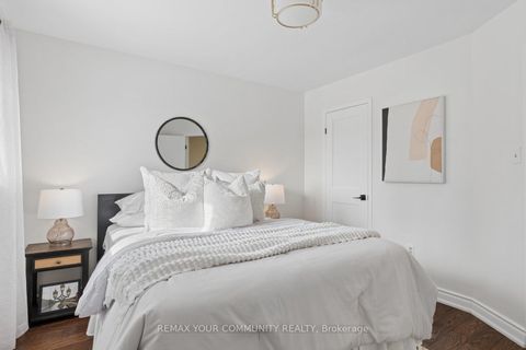 Photo 26 at 16 Autumn Way, Aurora Heights, Aurora