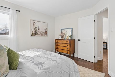 Photo 28 at 16 Autumn Way, Aurora Heights, Aurora