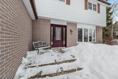 Photo 2 at 94 Cedar Street N, Uxbridge