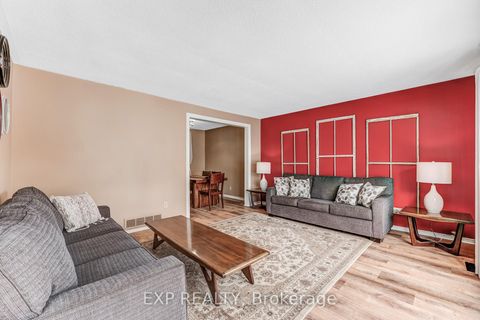 Photo 4 at 94 Cedar Street N, Uxbridge