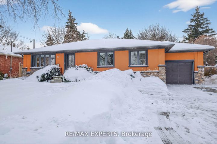 Photo 1 at 60 Suburban Drive, Streetsville, Mississauga