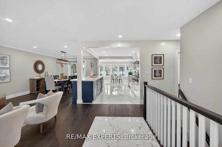 Photo 6 at 60 Suburban Drive, Streetsville, Mississauga